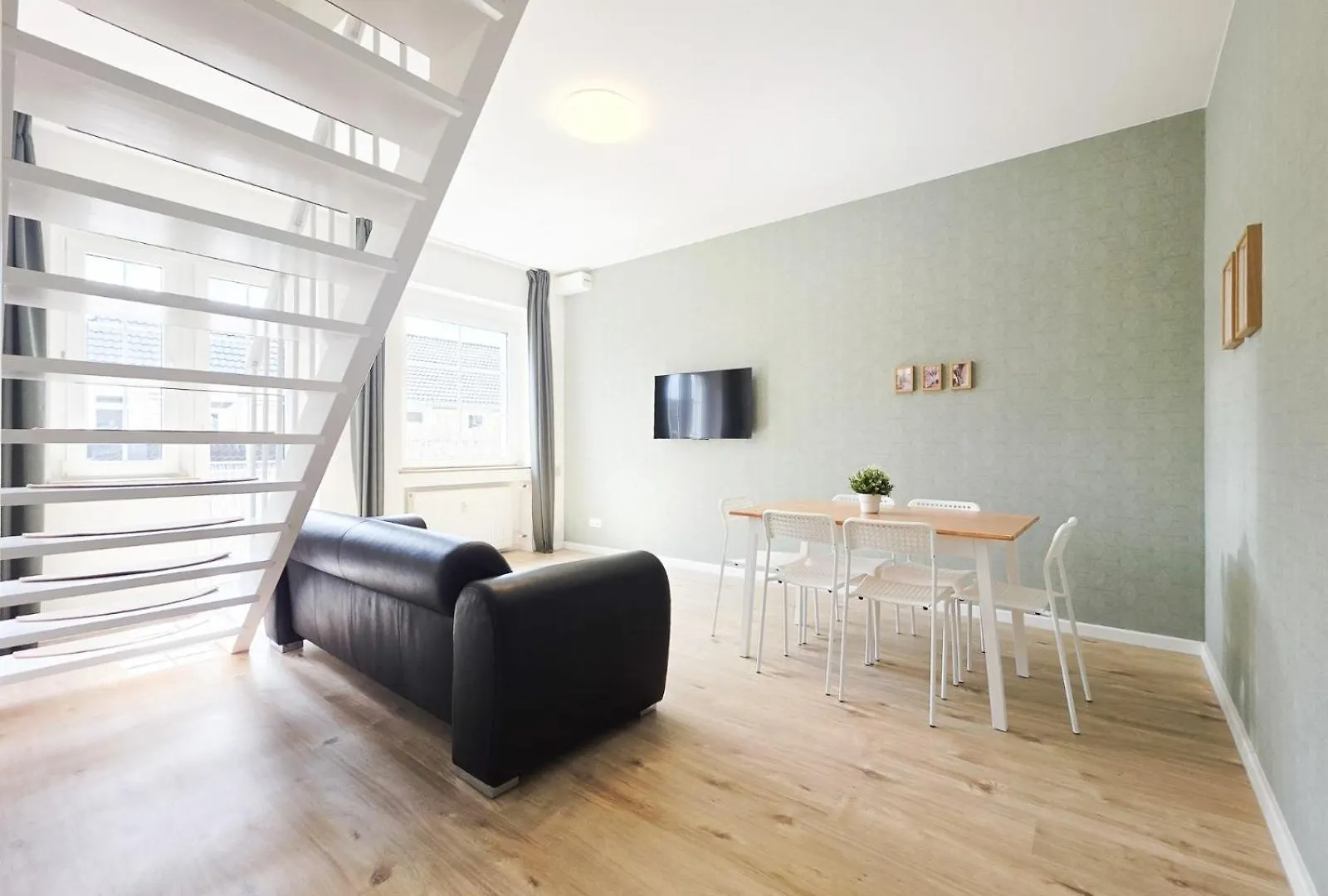 Raj Living - 4 Room Apartment - Maisonette - Balcony - 20 Min Messe Dus And Old Town Dus Düsseldorf
